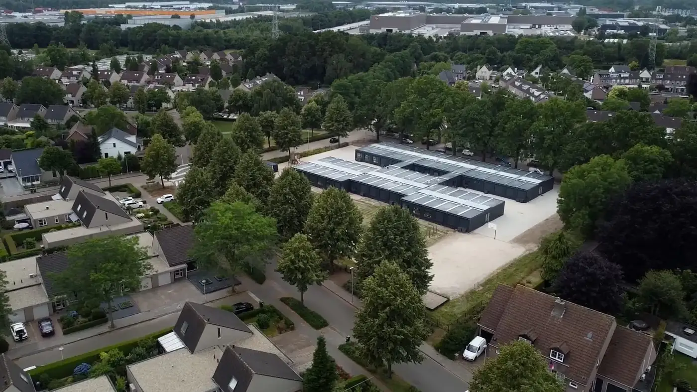 Noodlokaal van Multihome bij een school in Eindhoven